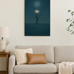 ソファ上の壁に飾られたA2サイズの額無しキャンバス写意画。夜の海に咲く白い花を描いた幻想的な絵画。